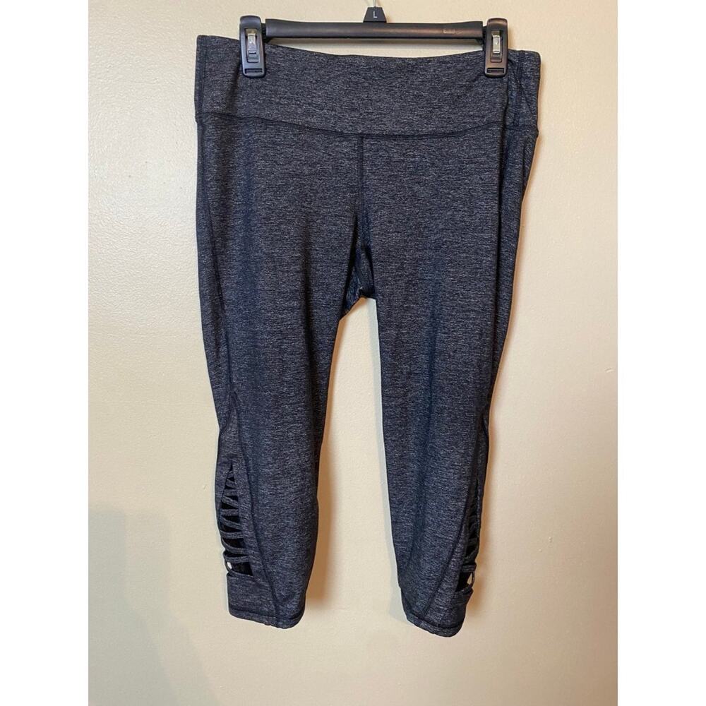 Athleta Quest Crisscross Chaturanga Capri Crop Leggings Size Large Gray